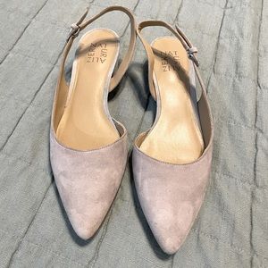 Banks Pointed Toe Flat/Low Heel